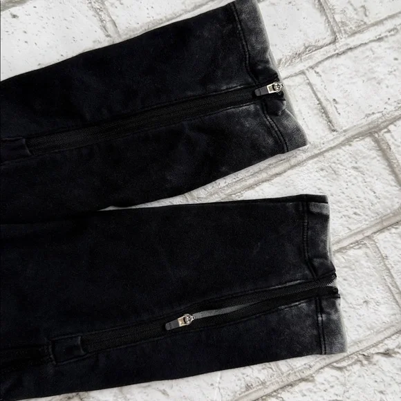 Kith - Picture 9 of 10